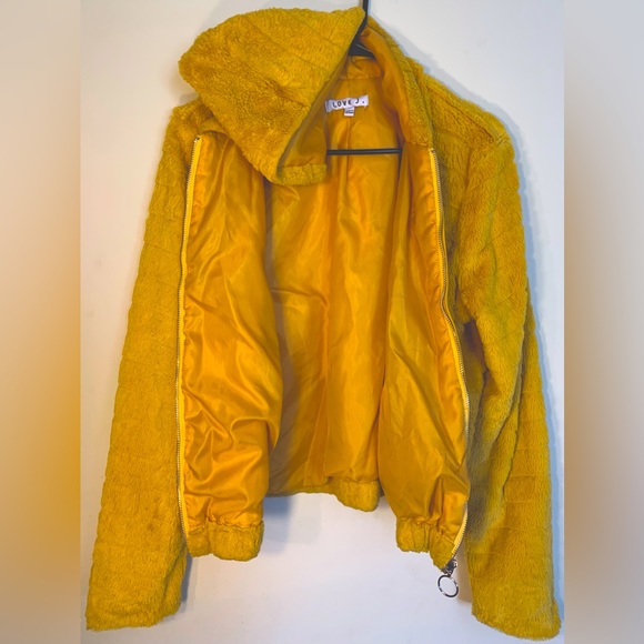 Golden Fur Light Jacket - Picture 2 of 5